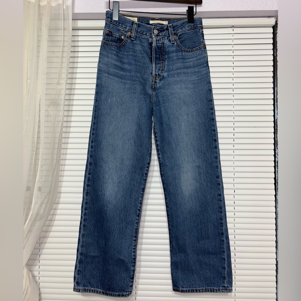 Levi’s ribcage straight ankle jeans 25w 27l